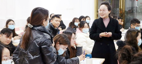 白水 专家指导+名师授课+培优补弱+日清月结的教学模式
