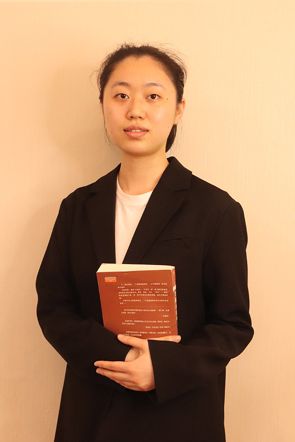 白水梁艺 本科学历，优秀班主任