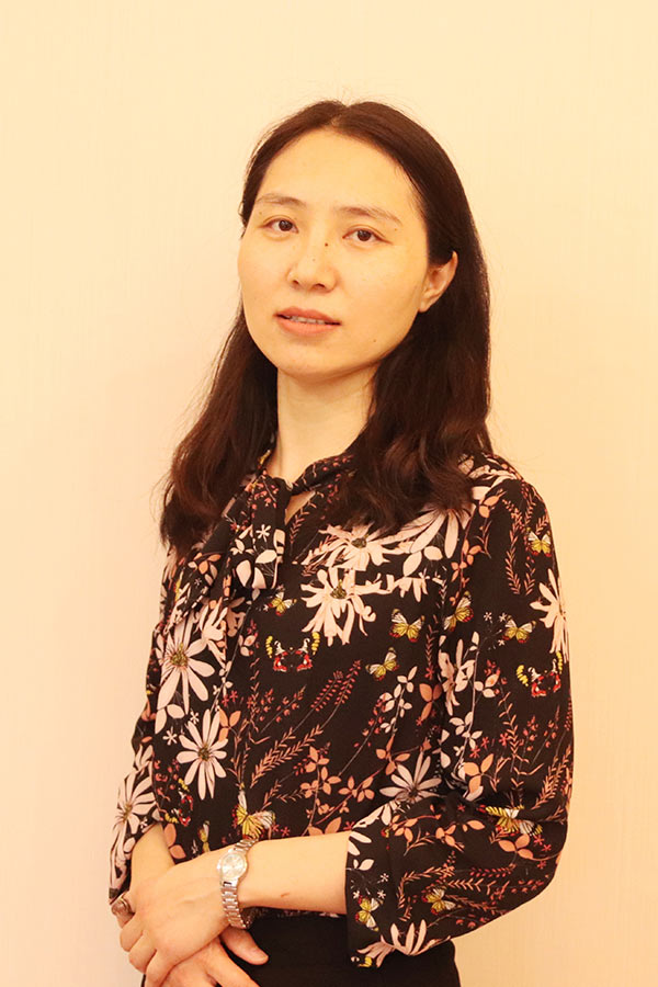 白水王晓娜 研究生学历,毕业于华南师范大学